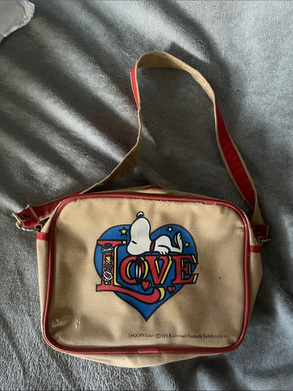 Beige and Red Snoopy 'Love' Crossbody Bag